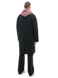 Czarny klasyczny płaszcz