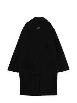 Czarny klasyczny płaszcz