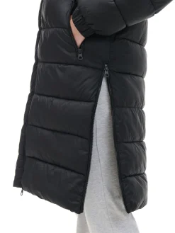 Czarny płaszcz puffer z kapturem