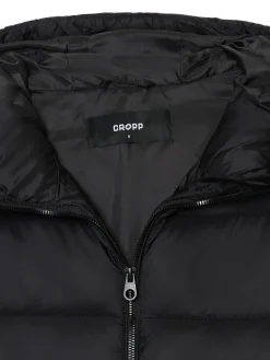 Czarny płaszcz puffer z kapturem