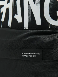 Czarny plecak z nadrukiem
