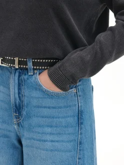 Czarny sweter z efektem sprania