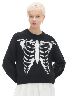 Czarny sweter z kontrastowym nadrukiem