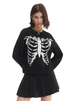 Czarny sweter z kontrastowym nadrukiem