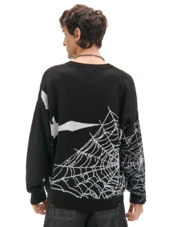Czarny sweter z pająkiem