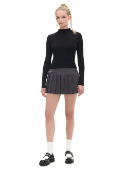 Czarny sweter z półgolfem