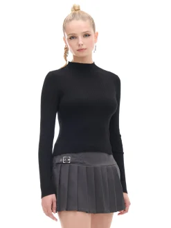 Czarny sweter z półgolfem