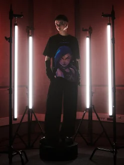 Czarny T-shirt z Jinx z Arcane