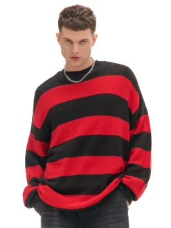 Czerwony sweter w paski