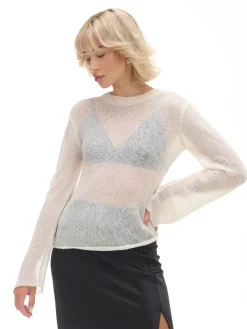 Gładki kremowy sweter