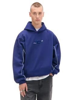 Granatowa bluza hoodie z naszywkami