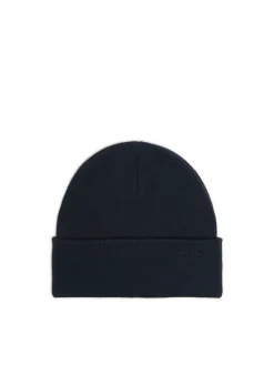 Granatowa czapka beanie z naszywką
