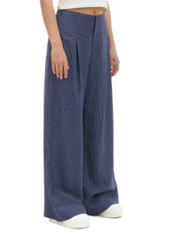 Granatowe spodnie tailoring w paski