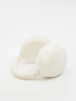 Jasne futrzane nauszniki