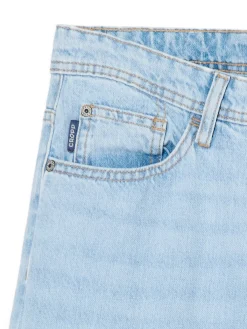 Jasne jeansy relaxed