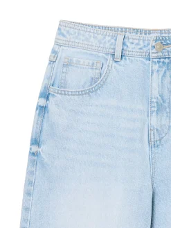 Jasne jeansy straight z efektem sprania