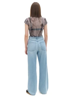 Jasnoniebieskie jeansy baggy