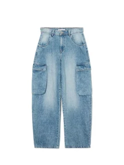 Jeansy skater z efektem sprania