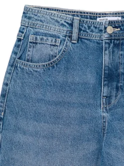 Jeansy straight z efektem sprania