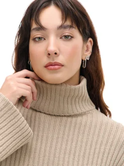 Jesienny sweter oversize z golfem