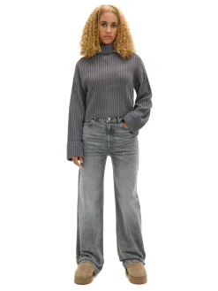 Jesienny sweter oversize z golfem