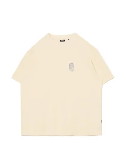 Kremowa koszulka z naszywką