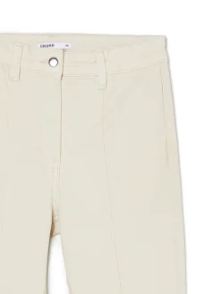 Kremowe spodnie flare