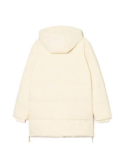 Kremowy pikowany płaszcz z kapturem