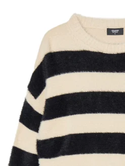 Kremowy sweter w czarne paski