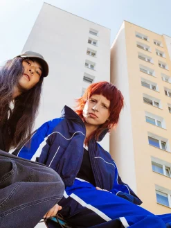 Krótka sportowa kurtka bomber