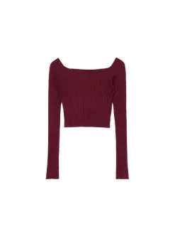 Krótki sweter z odkrytymi ramionami