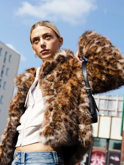 Kurtka z imitacji futra w panterkę