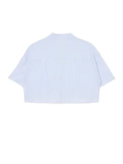 Luźna niebieska koszula crop