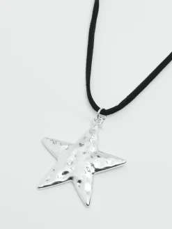 Naszyjnik z zawieszką gwiazdy