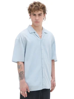 Niebieska klasyczna koszula