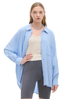 Niebieska klasyczna koszula