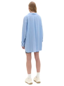 Niebieska klasyczna koszula