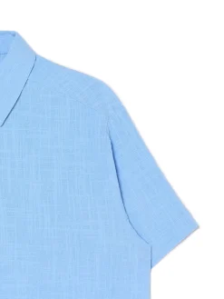 Niebieska koszula w retro stylu