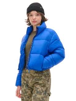 Niebieska kurtka puffer