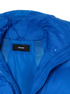 Niebieska pikowana kurtka z kapturem