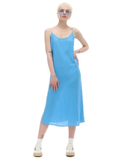 Niebieska sukienka midi z wiskozy i lnu