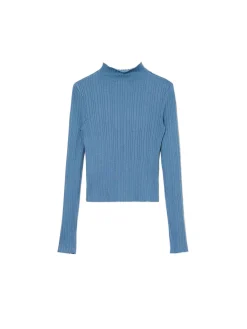 Niebieski sweter z półgolfem