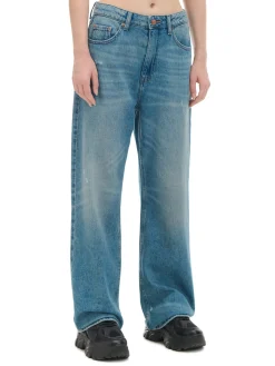 Niebieskie jeansy baggy