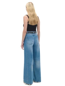 Niebieskie jeansy wide leg