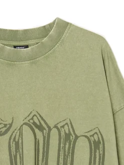 Oliwkowa koszulka comfort z nadrukiem