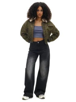 Oliwkowa kurtka z odpinanym kołnierzem