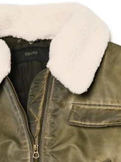 Oliwkowa kurtka z odpinanym kołnierzem