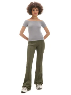 Oliwkowe spodnie flare