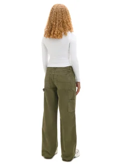 Oliwkowe spodnie z wieloma kieszeniami