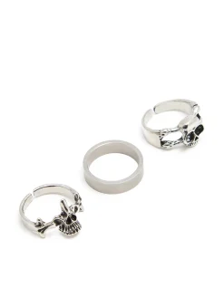 Pierścionki w punkowym stylu